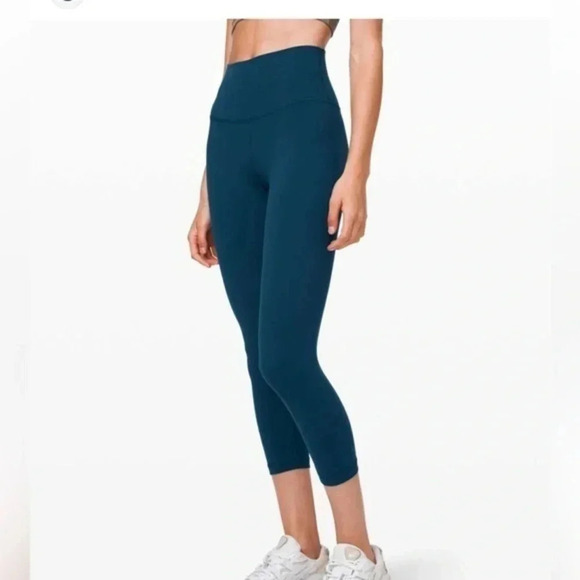 lululemon athletica Pants - Lululemon Align Crop *21"
Night Diver size 2
